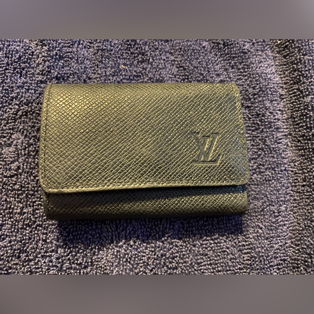 Louis Vuitton taiga leather harder keychain wallet